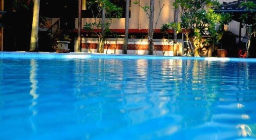 Augusta Pelabuhan Ratu Hotel Sukabumi Exterior photo
